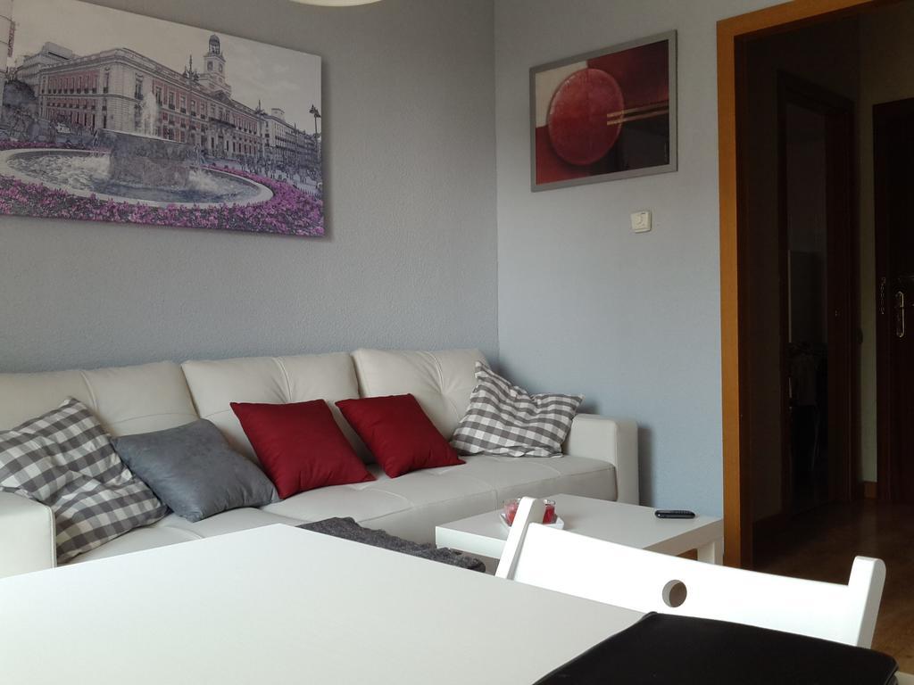 Apartamento Calle Mauricio Legendre Madrid Habitación foto